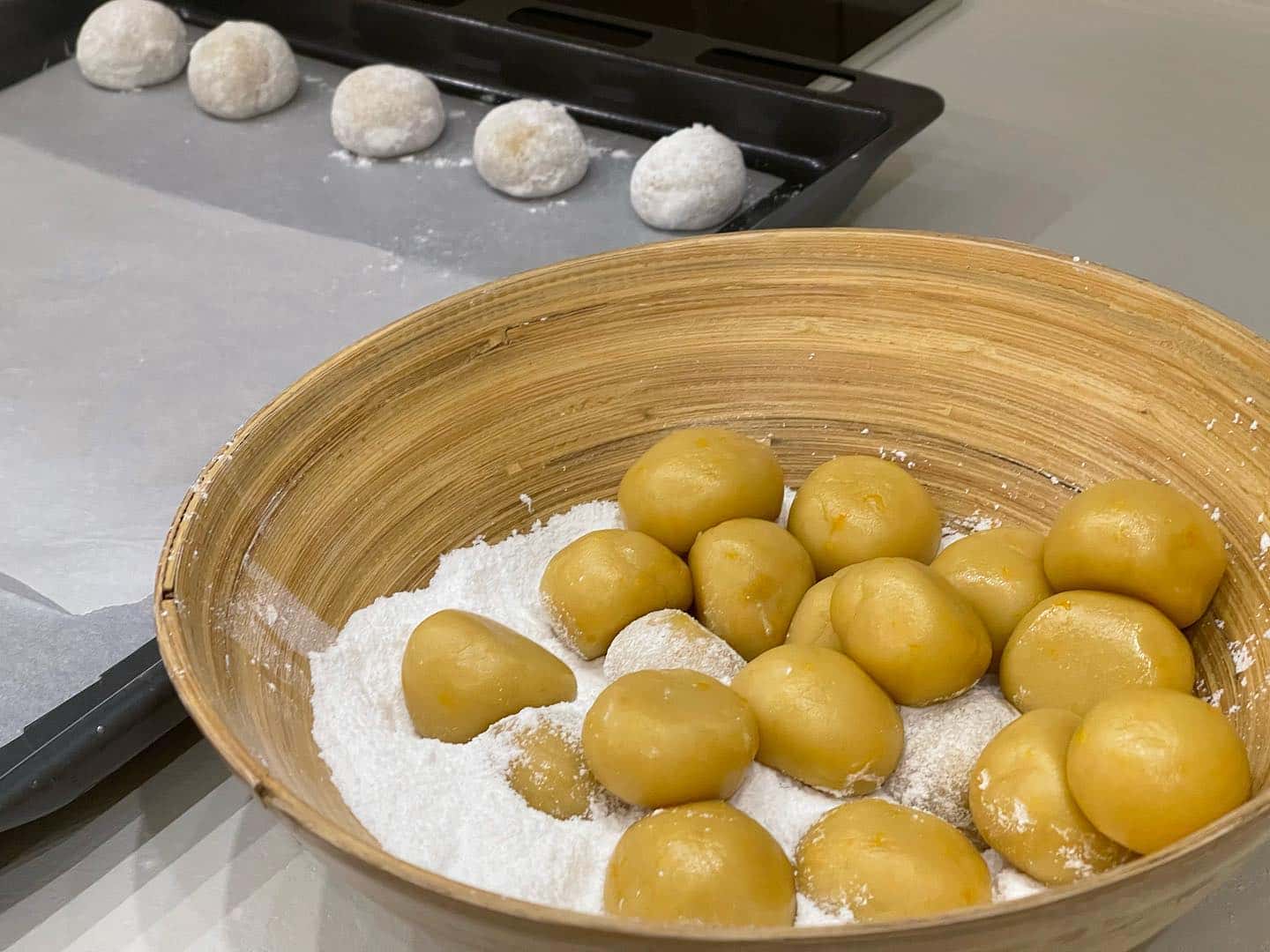 Апельсинове печиво в домашніх умовах: швидко, легко і дуже смачно, а аромат від випічки стоїть неперевершений