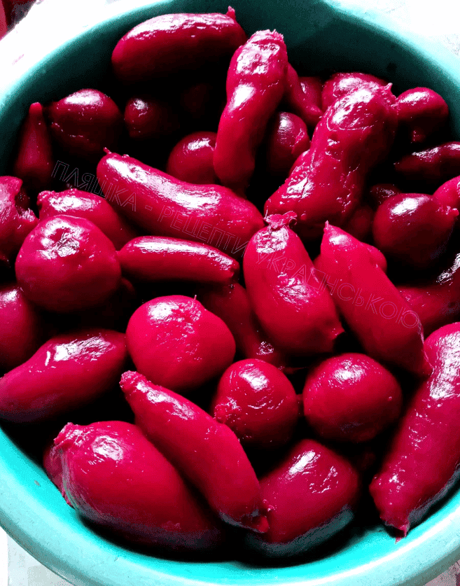 Маринований буряк цілком, який підходить до всього, чи до салатів чи як заправка: тому маленькі бурячки ніколи не викидаю, а готую з них ідеальну заготовку на зиму