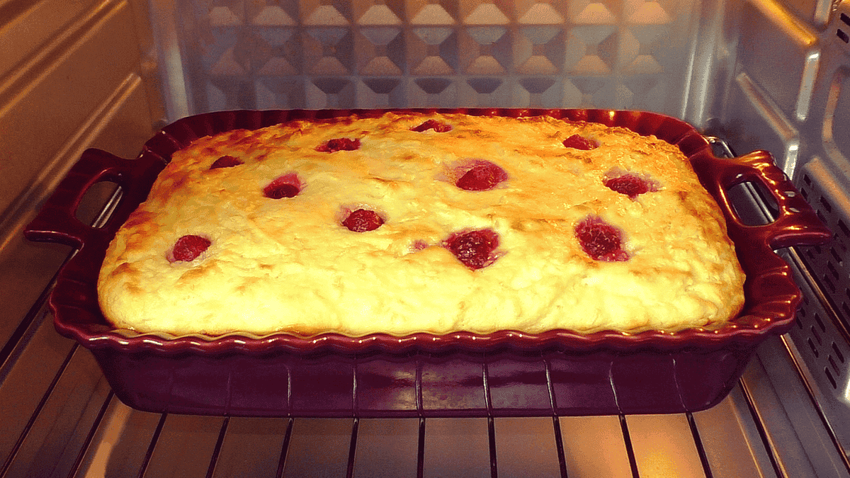 Просто перемішую сир, рис, яйця і в духовку, виходить ніжна і смачна запіканка як десерт: ситно і ну дуже смачно