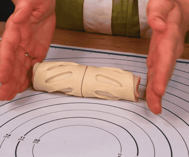 Печу булочки-рулетики з ягодами аґрусу до чаю за цим рецептом вже давно: такі м'якесенькі, повітряні і ніжні, немов тануть в роті, їдять навіть ті хто аґрус не любить