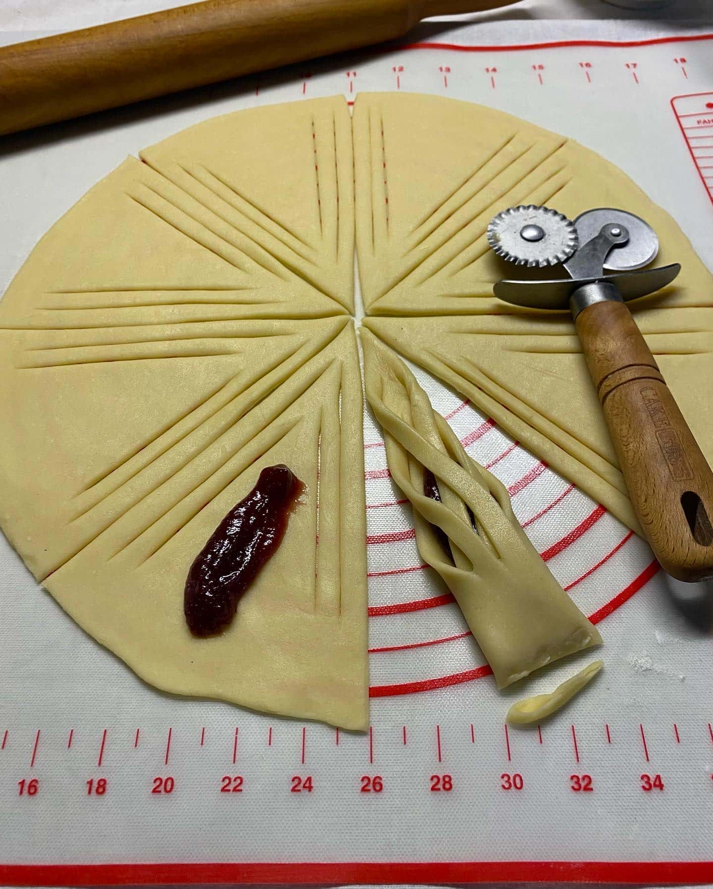 Ніжне, смачне, гарне печиво «Бурульки»: готуємо оригінальну і красиву випічку до Різдвяних чи новорічних свят