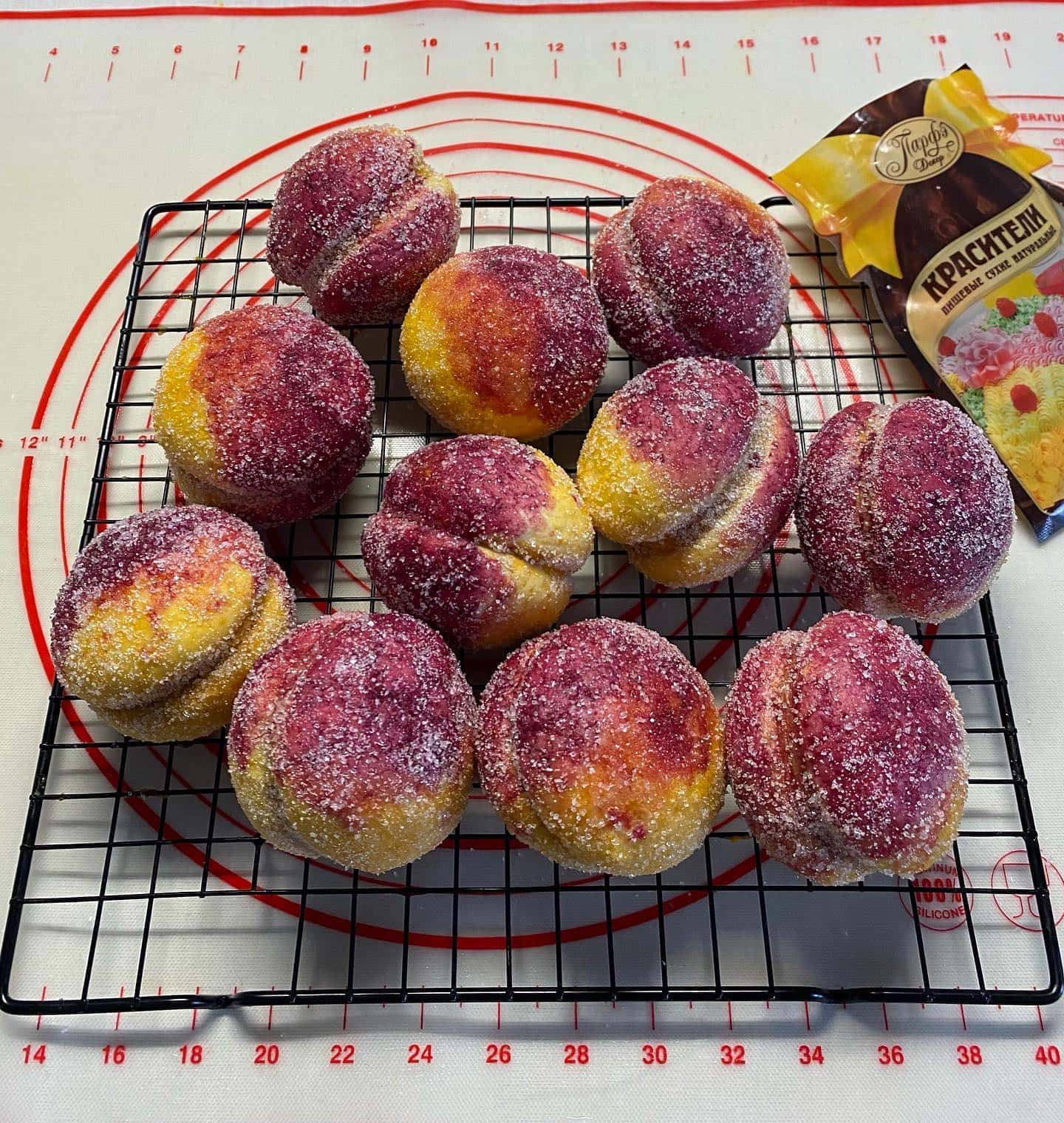 Тістечко «Персик» з нашого дитинства, з рум'яними бочками, начинкою з вареного згущеного молока і горішків - це дуже смачно і красиво