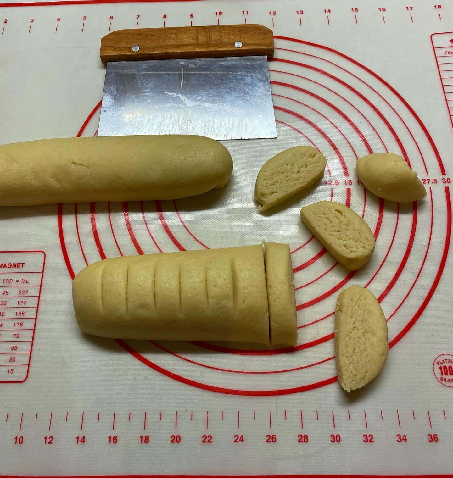 Тістечко «Персик» з нашого дитинства, з рум'яними бочками, начинкою з вареного згущеного молока і горішків - це дуже смачно і красиво