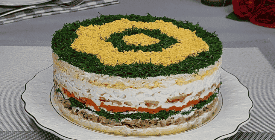 Салат "Мімоза" на святковий стіл: рецепт найсмачнішого рибного салату шарами