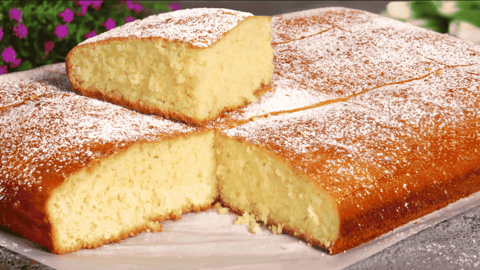 Рецепт пирога на кефірі та олії з найпростіших продуктів: випічка виходить м'якенька, пишна, ніжна і дуже смачна