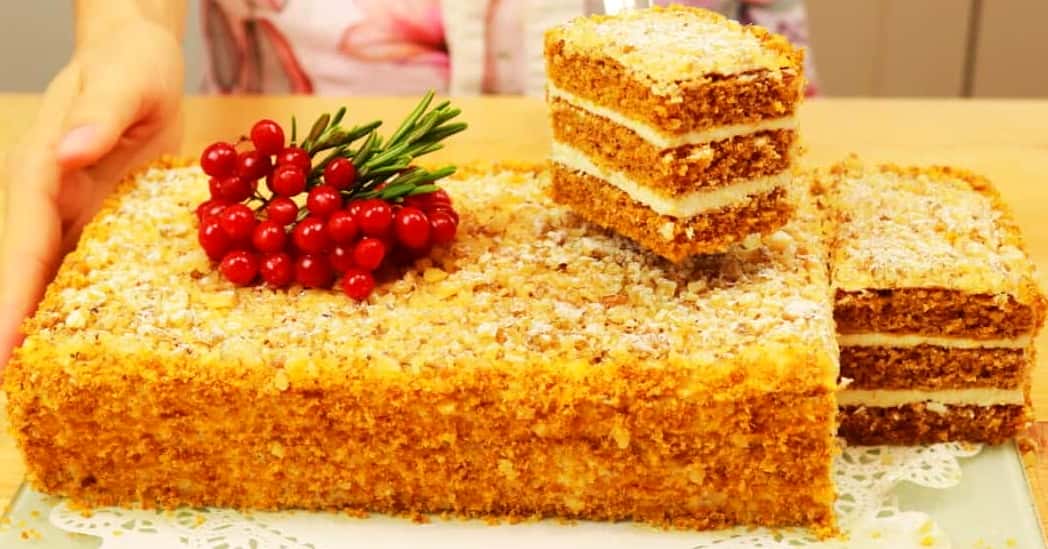 Ніжний і дуже смачний морквяний торт в домашніх умовах: пробувала кілька варіантів цього торта, ділюся найвдалішим