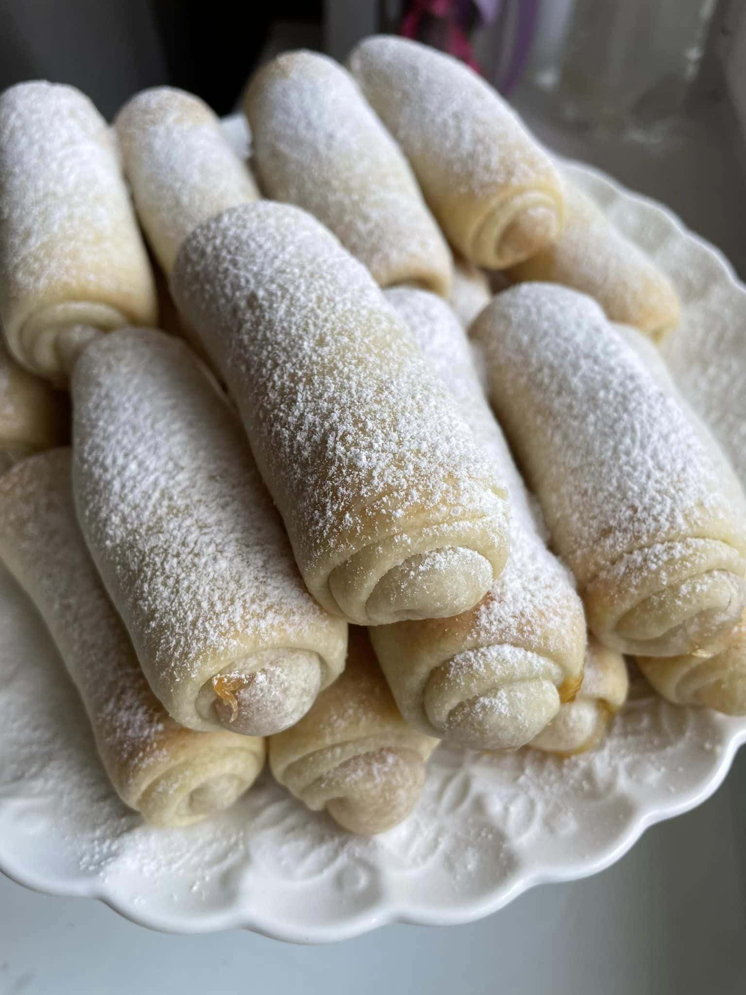 Смачне печиво-трубочки «Хвилинка»: легке у приготуванні, тонесеньке, хрустке та листкове тісто