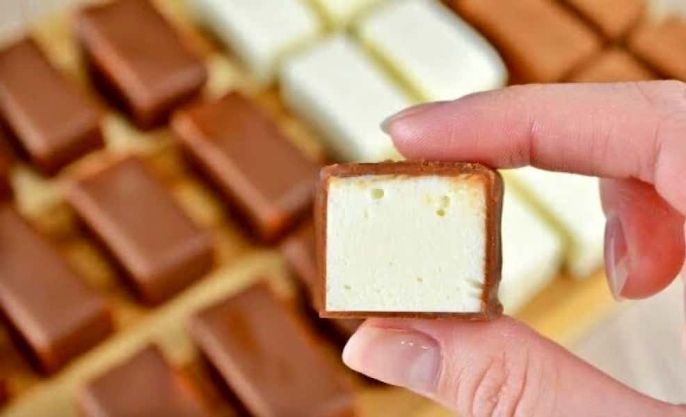 Справжні цукерки «Пташине молоко» у домашніх умовах - смачніші, ніж у магазині і готуються просто і легко