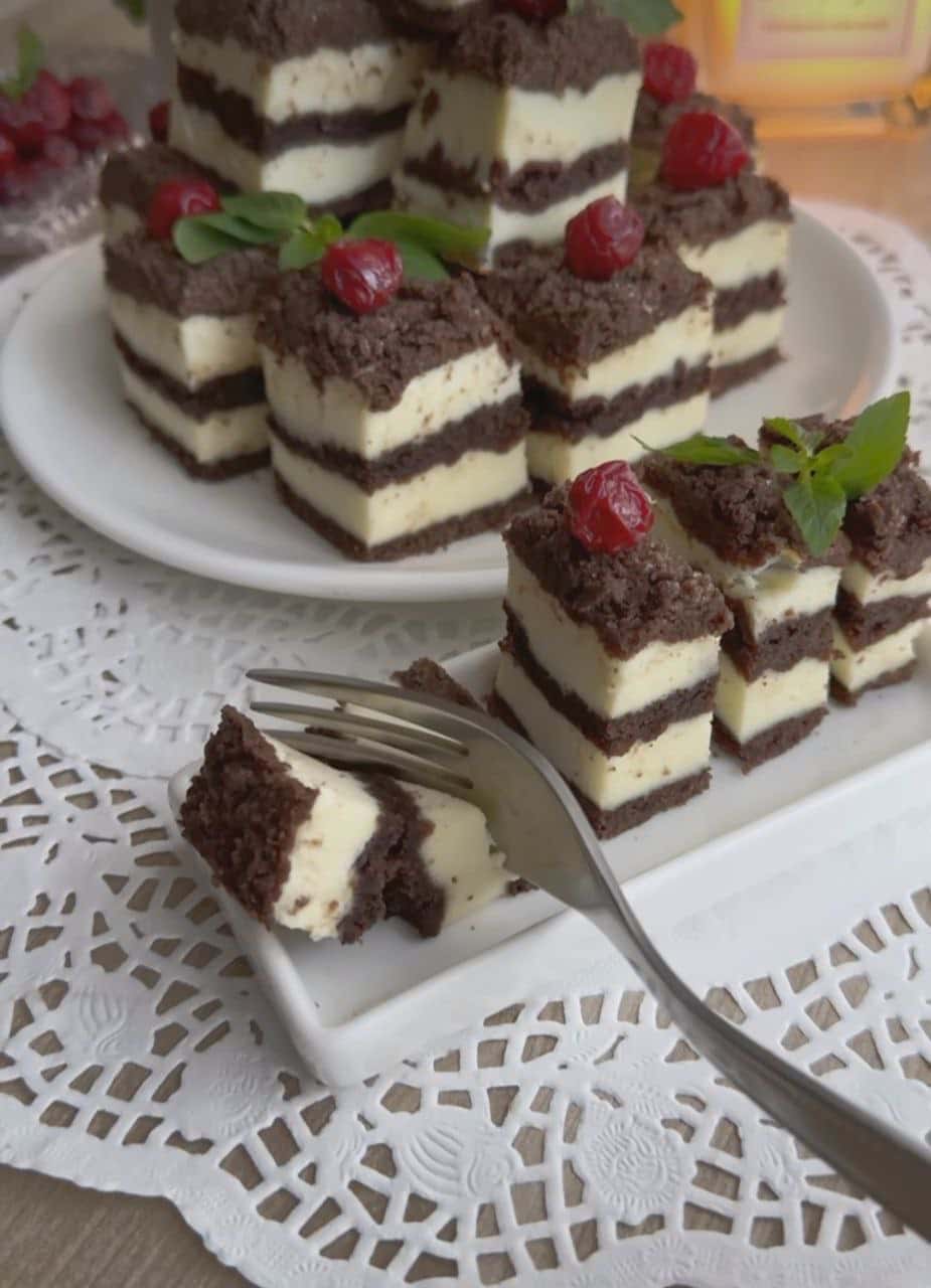 Дуже смачний і в міру солодкий шоколадний сирник: супер простий рецепт (без замісу тіста), з яким впорається кожен