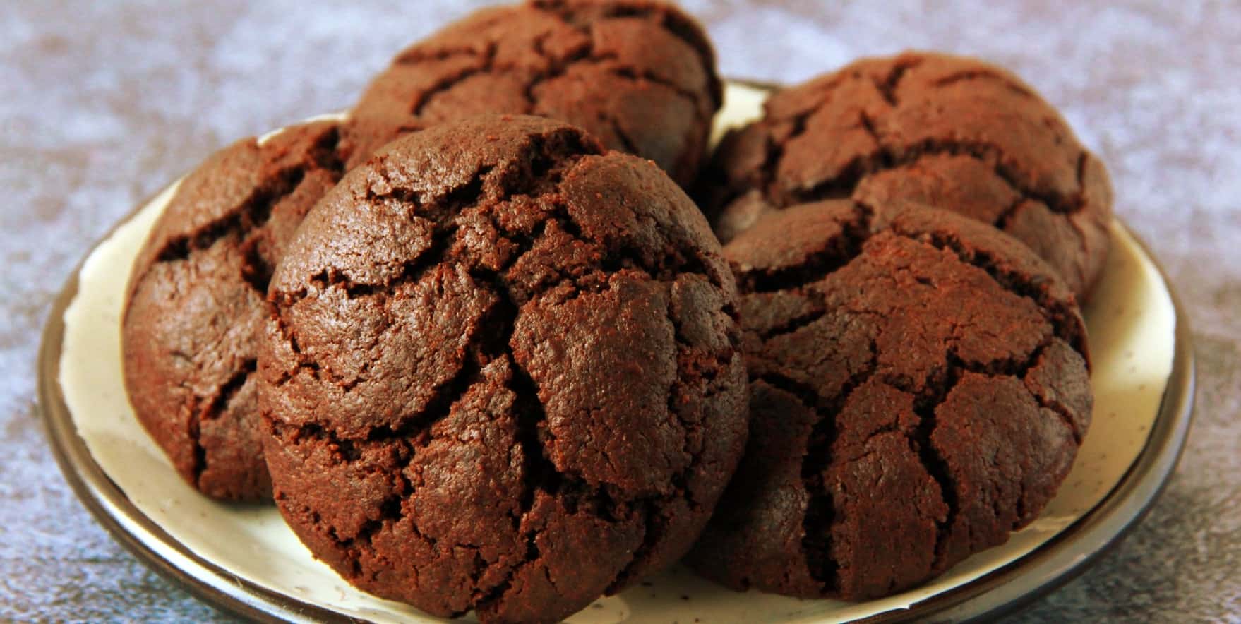 Шоколадне ПЕЧИВО "БРАУНІ" за 20 хвилин: мінімум інгредієнтів, мінімум часу, і результат, який перевершить усі очікування