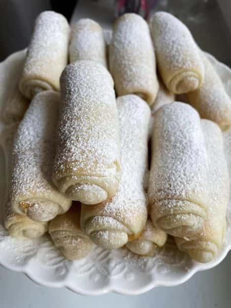 Смачне печиво-трубочки «Хвилинка»: легке у приготуванні, тонесеньке, хрустке та листкове тісто