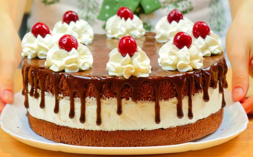 Дуже популярний польський торт "Вузетка", що в перекладі означає "Шоколадний торт з вершками"