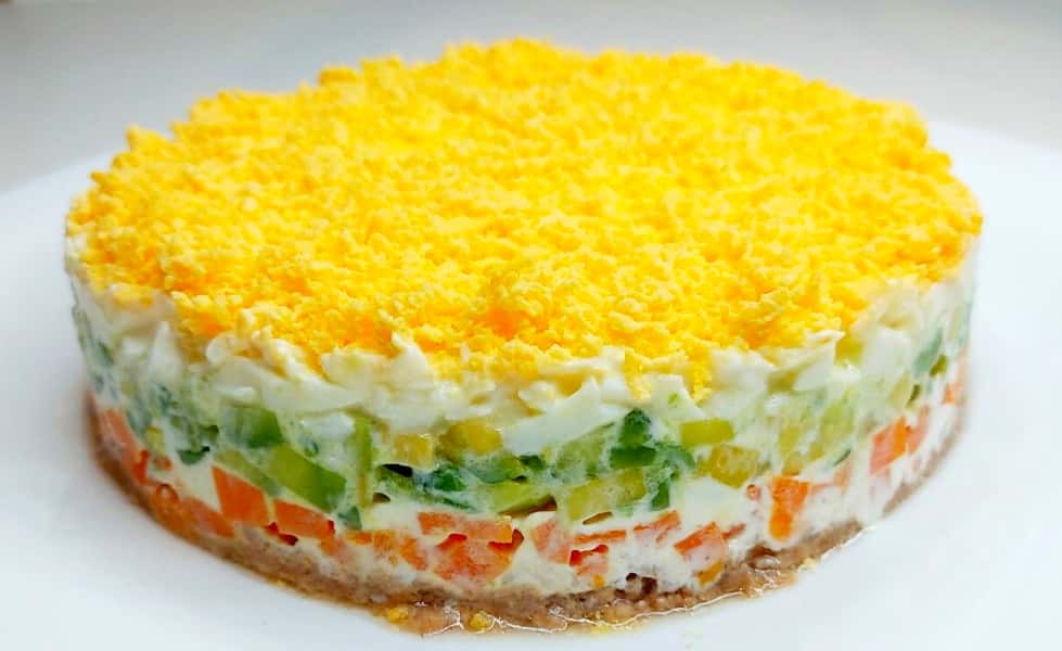 Салат без майонезу - дуже смачний і простенький у приготуванні, подаю до будь-якого столу