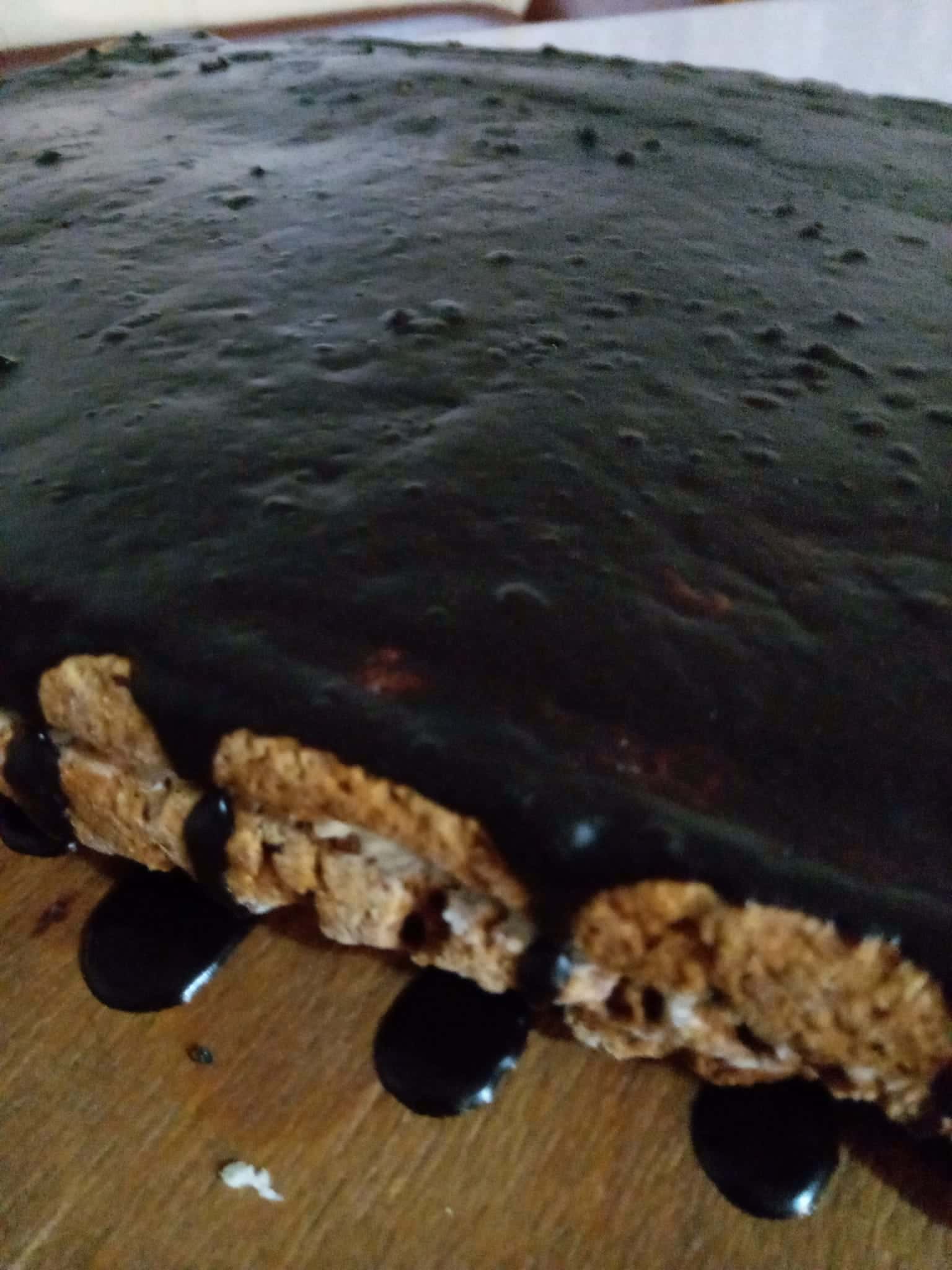 Пляцок з перепаленим цукром: неймовірно смачний, ніжний, м'якенький, пухкенький - рецепт випробуваний роками, перевірений часом