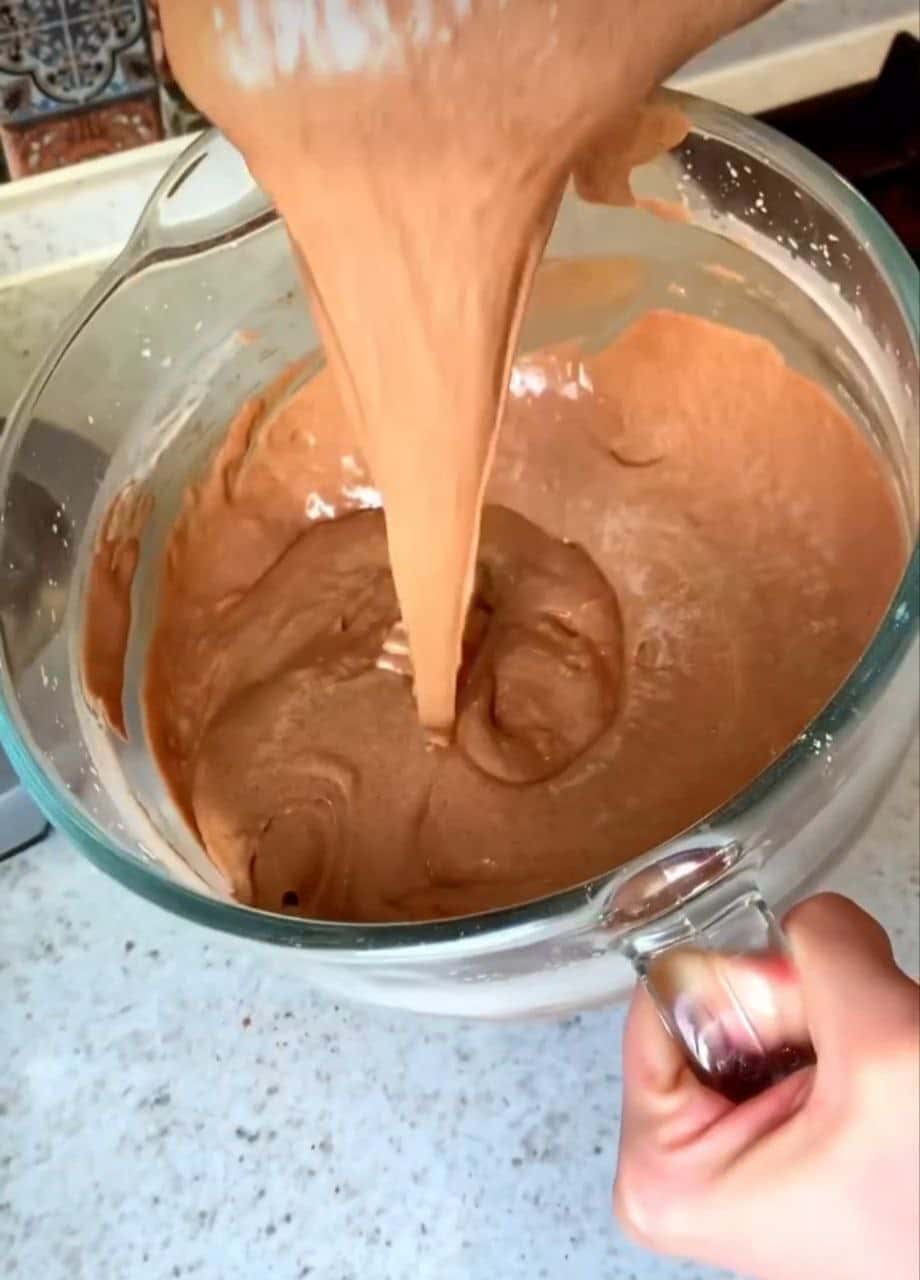 Шоколадний торт «Пряна вишня» - розкішний рецепт дуже смачного, з легкою кислинкою, не нудкого тортика на будь-яке свято (простий рецепт)