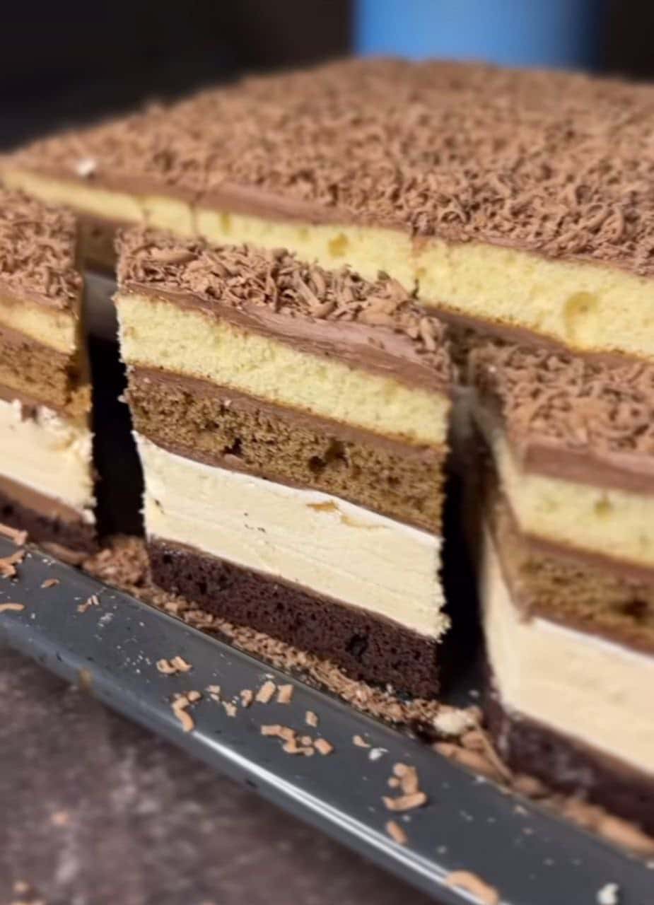 Розкішний пляцок "Ілюзія смаку" - цей неперевершений тортик підкорить Ваше серденько відразу, ні дуже він красивий і смачний