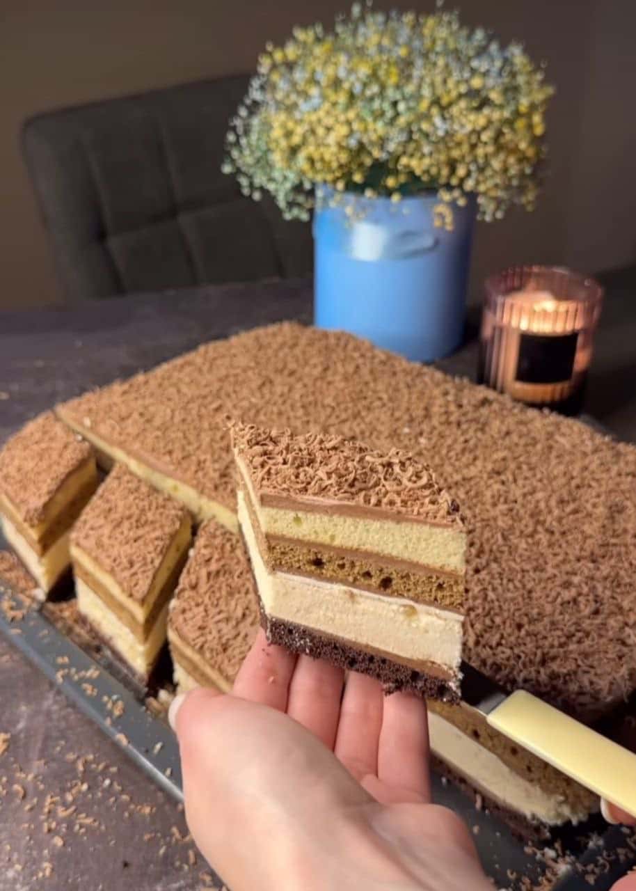 Розкішний пляцок "Ілюзія смаку" - цей неперевершений тортик підкорить Ваше серденько відразу, ні дуже він красивий і смачний