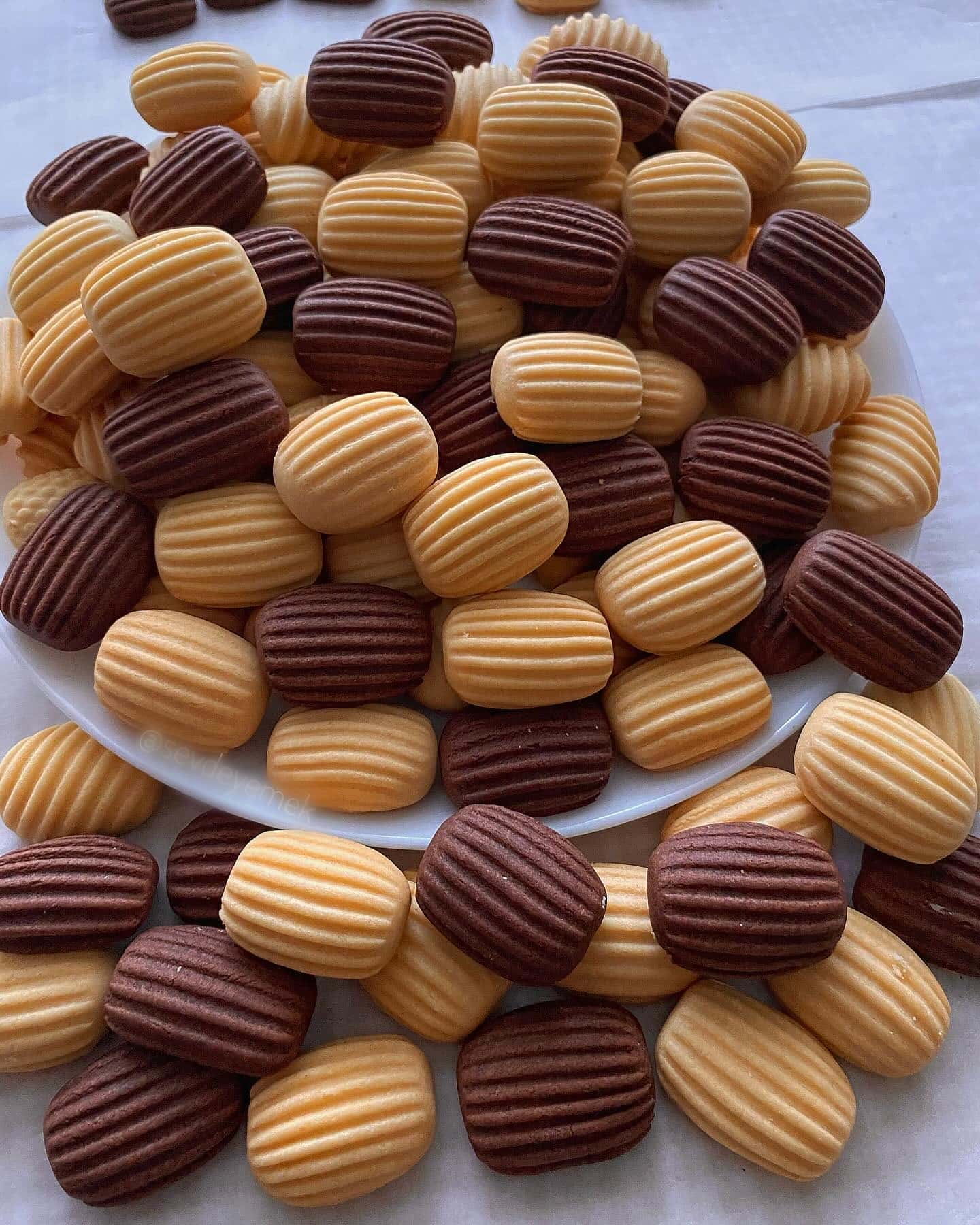 Домашнє печиво "на швидку руку": беру борошно, какао та 1 жовток і готую "гору" смакоти до чаю