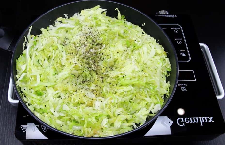 Смажені пиріжки з капустою - ПІСНА випічка. Цей рецепт тіста використовую завжди не тільки в піст: просто і бюджетно