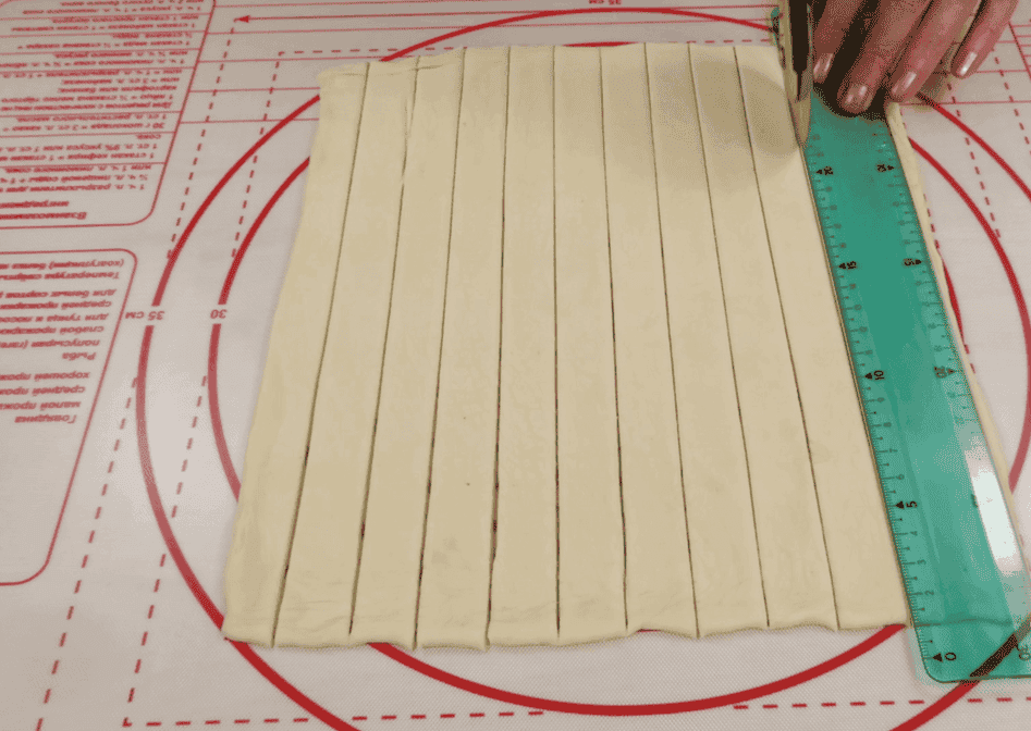 Торт "Поліно" на швидку руку, і всього лише з 3 інгредієнтів - недорогий, смачний і дуже простий десерт до чаю