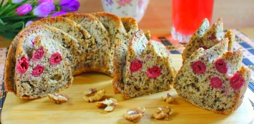 Кекс на кефірі з вишнями та горіхами - я закохана в нього з першого шматочка! Смачний, пишний, пористий, а готується дуже просто і швидко