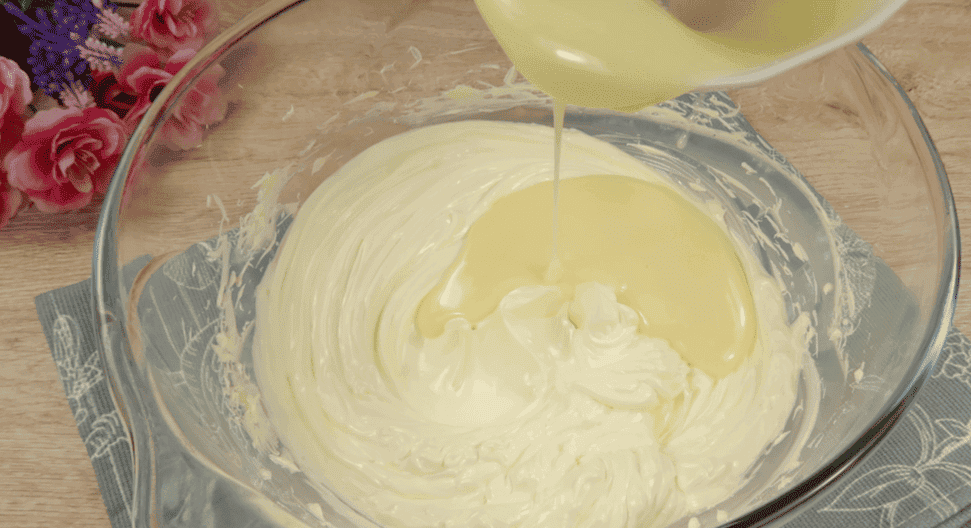 Торт "Поліно" на швидку руку, і всього лише з 3 інгредієнтів - недорогий, смачний і дуже простий десерт до чаю