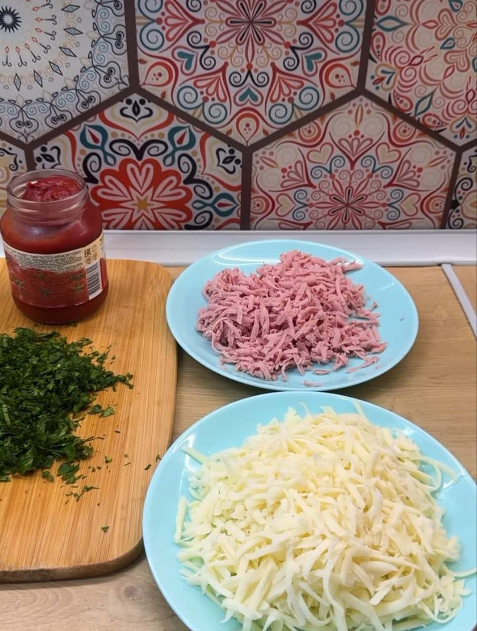 Смачніше будь-якої піци! Коли в холодильнику є шматочок ковбаси, сиру і зелені готую ці АПЕТИТНІ ЗАВИТКИ - діти у захваті