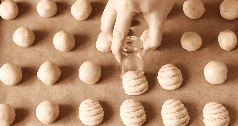 Домашнє печиво до чаю, яке просто тане в роті: ніжне, розсипчасте - його з'їли миттєво, навіть крихти не залишилось