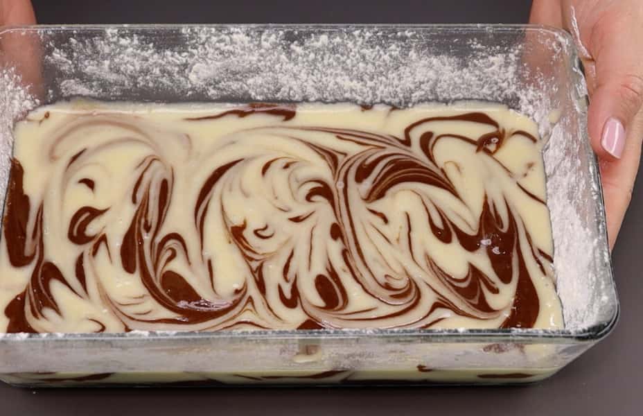 Приготувала пісний "Мармуровий" пиріг до чаю: ніхто й не здогадався, що він зроблений без яєць, масла та молока