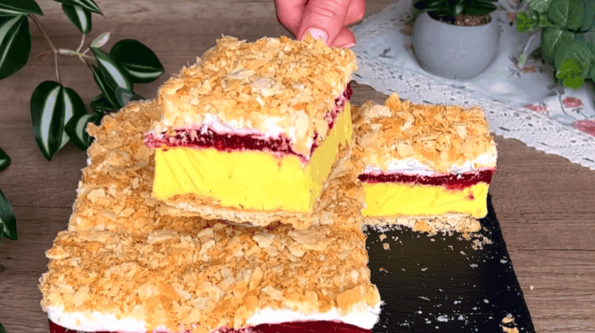 Французький кремовий торт з вишнями - найсмачніший і найніжніший десерт, який я коли-небудь їла - так просто і так смачно