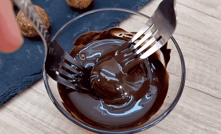 Домашні ПІСНІ цукерки "на швидку руку" - простий і легкий рецепт неймовірно смачних і корисних солодощів