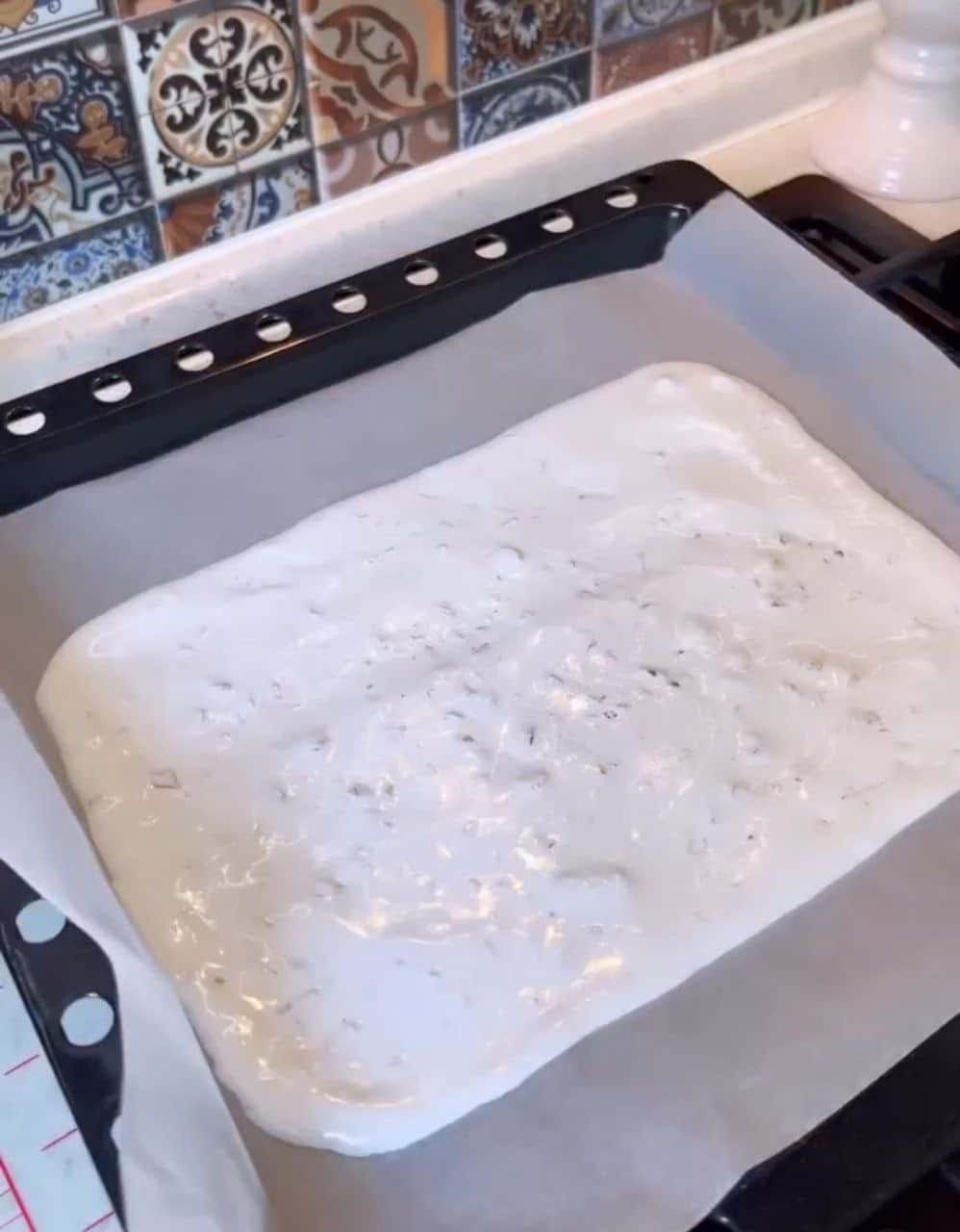 Торт "Ферреро Роше" - надзвичайно смачний домашній тортик із хрустким безе, шоколадним бісквітом і ніжним кремом