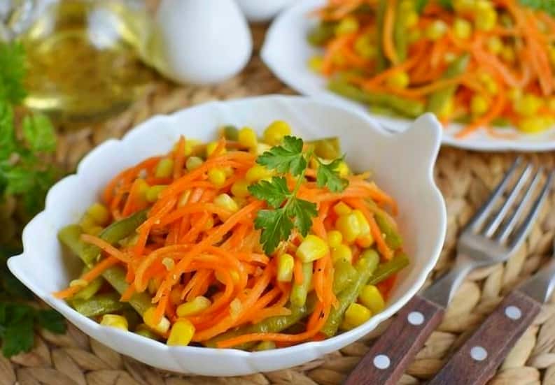Пісний салат зі стручковою квасолею, кукурудзою та морквою по-корейськи - мій ідеальний гарнір до будь-якої страви