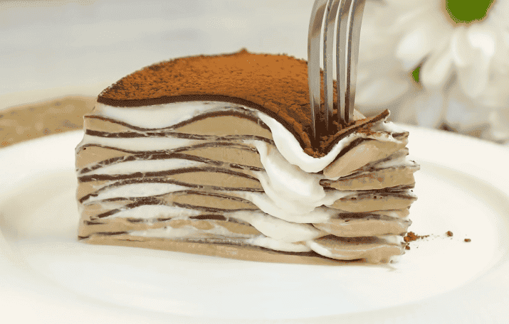 Млинцевий шоколадний торт, який став справжнім ХІТОМ в інтернеті: неймовірна смакота і ніжність (покроковий рецепт)
