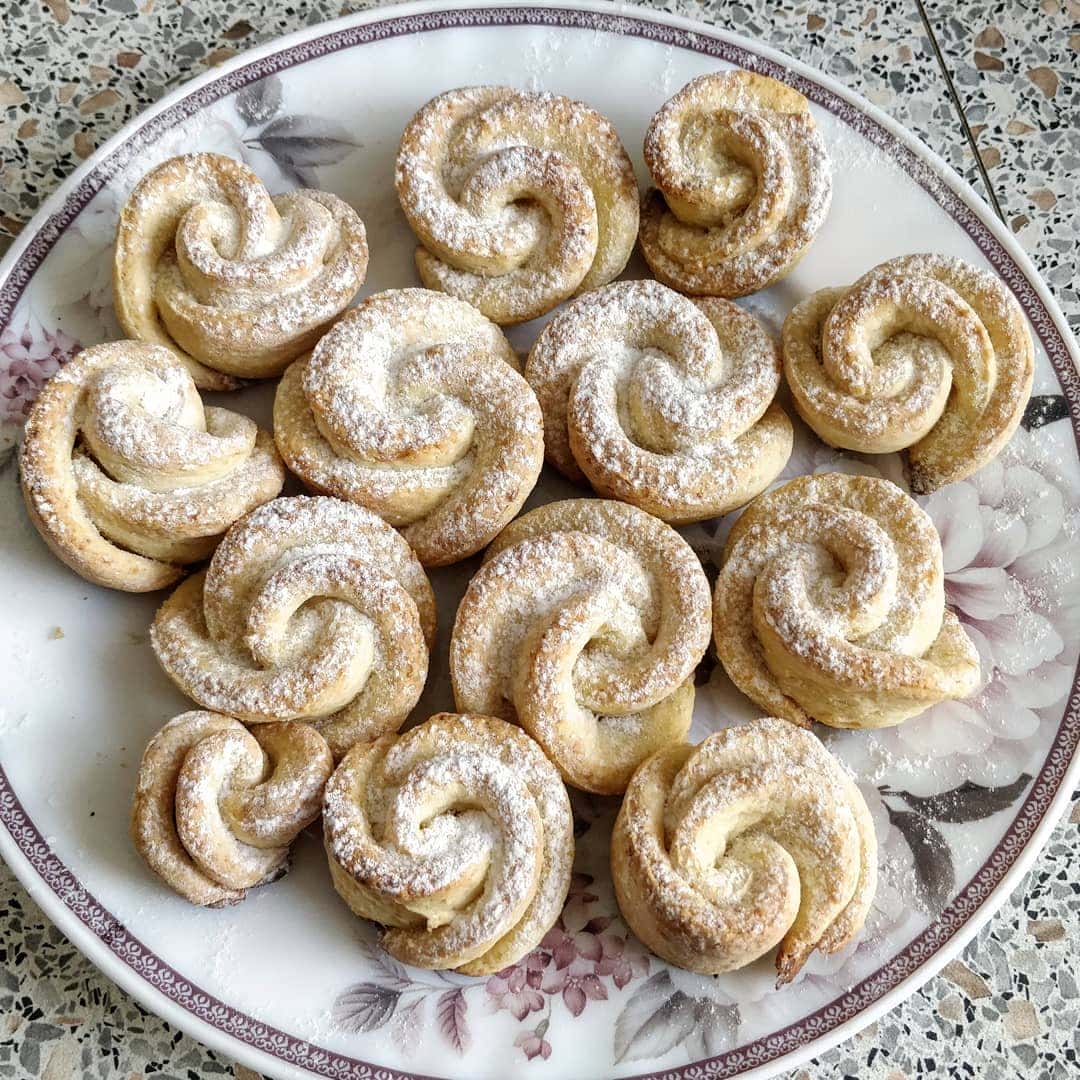 "Сирні трояндочки" для домашнього чаювання: простенька, але така красива і неймовірно смачна випічка
