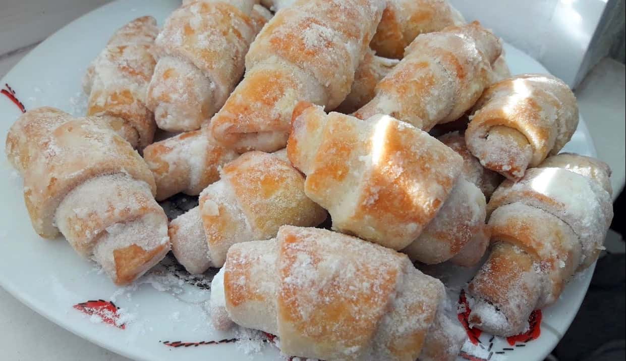 Ці рогалики не можна пекти - вони з'їдаються за 5 хвилин. Ніжні рогалики БЕЗ дріжджів, молочних продуктів та яєць: хрумкі, шаруваті і просто тануть в роті