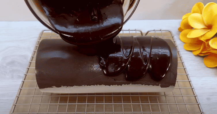Дуже смачний шоколадно-мусовий десерт без випічки за 5 хвилин: цей швидкий і простий рецепт зможе приготувати кожен
