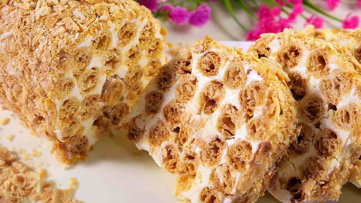 Торт "Поліно" на швидку руку, і всього лише з 3 інгредієнтів - недорогий, смачний і дуже простий десерт до чаю