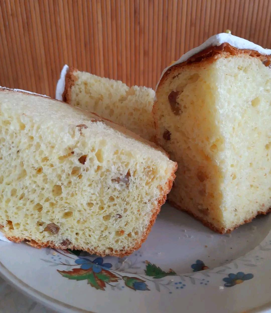 БАБУСИНА ПАСКА - пропоную Вам спекти паску за вдалим рецептом, він легкий і провірений роками, паска виходить смачна, в міру солодка, має повітряну структуру