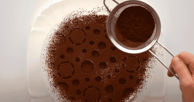 Неймовірний торт "Смужки Кардинал" - повітряний йогуртовий крем і двокольорові ніжні коржі, які ідеально доповнюються цікавим ягідним смаком