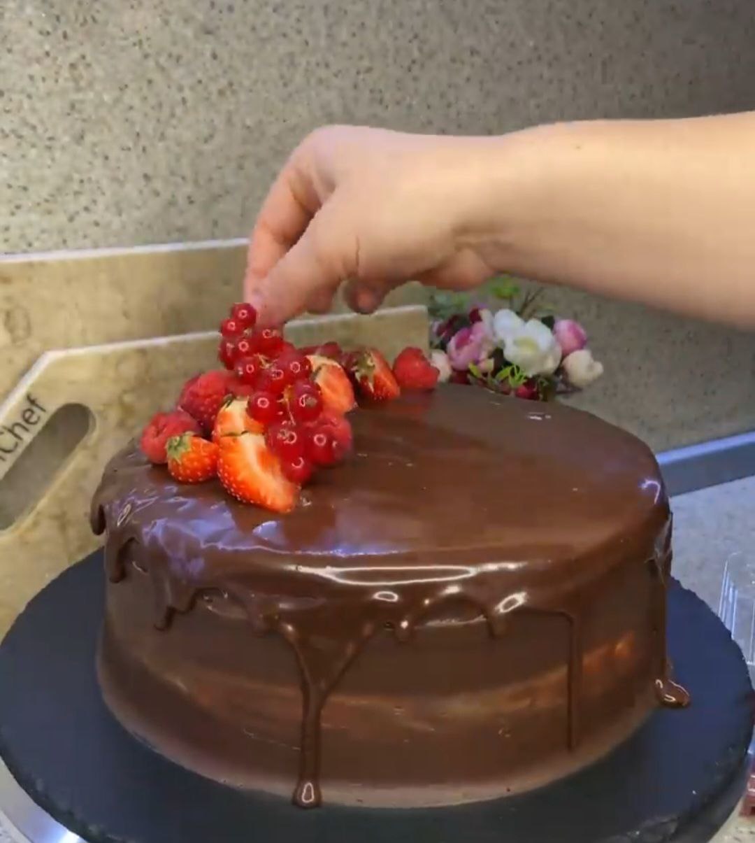 Торт "Трайфл" в домашніх умовах - такий ніжний і супер простий шоколадний тортик, але який він смачнющий - словами не передати!