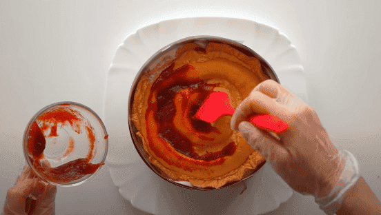 Неймовірний торт "Смужки Кардинал" - повітряний йогуртовий крем і двокольорові ніжні коржі, які ідеально доповнюються цікавим ягідним смаком