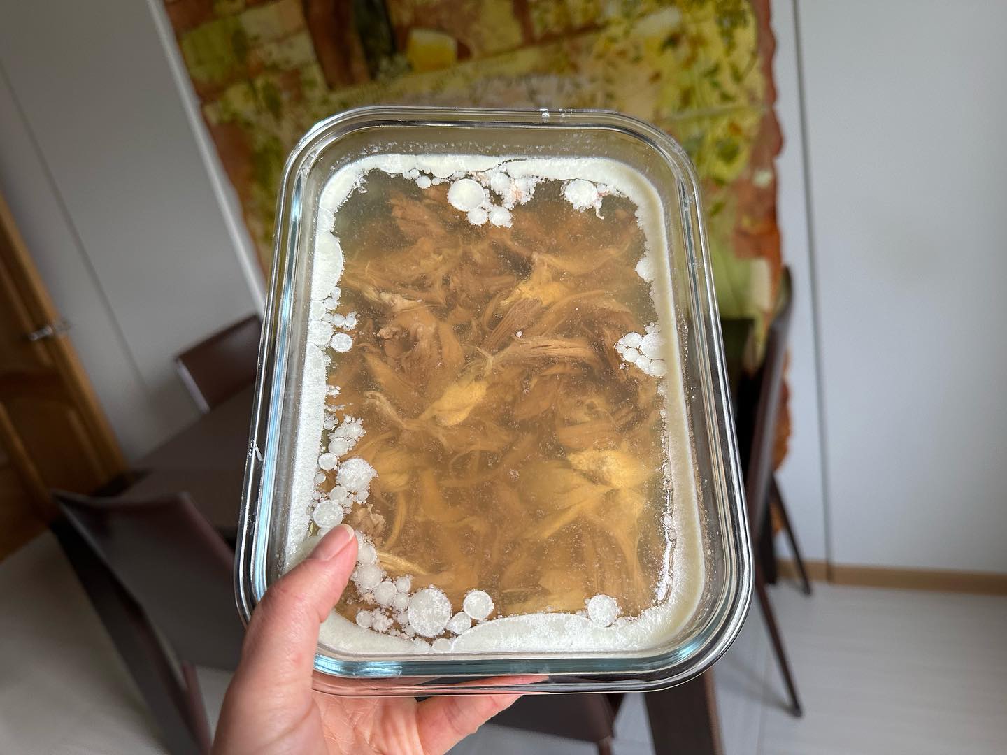 Холодець без желатину: смачний, наваристий і прозорий "як сльоза". Рецепт до Великодня 2024