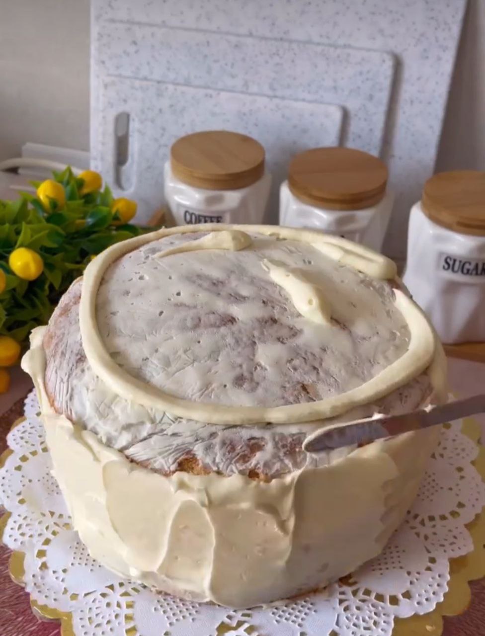 Домашній ванільно-ягідний торт "Ніжність" - простенький рецепт, яким я користуюсь на святкові застілля і просто до чаю. Смачно так, що словами не передати