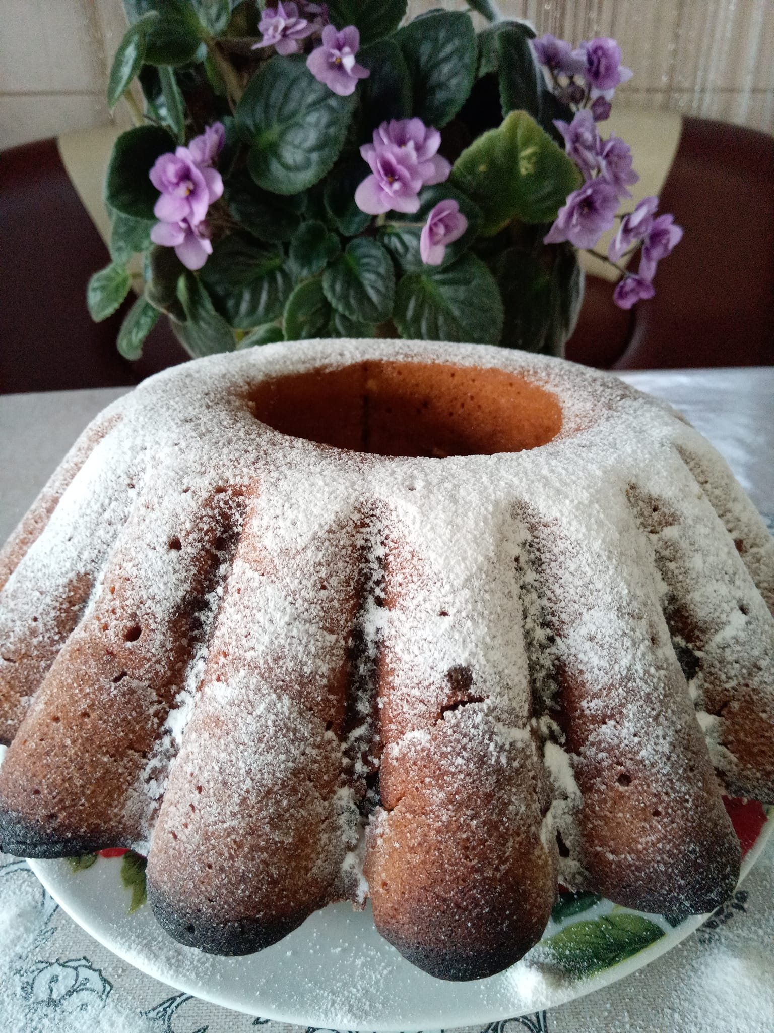 Пісний медовий кекс з родзинками - цей кекс без яєць та молочної продукції, легко готується, та не потребує використання міксера