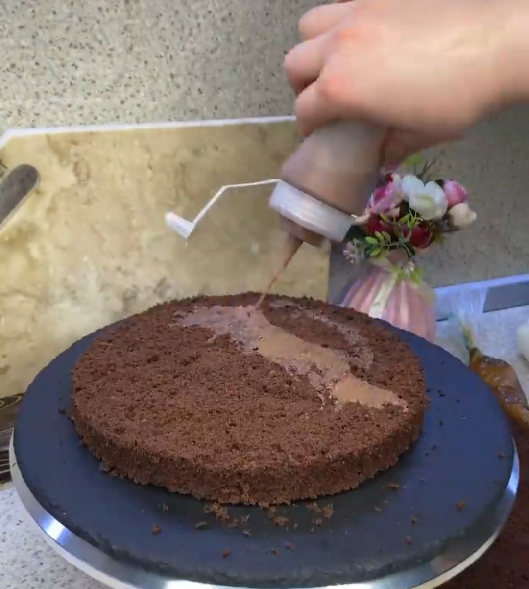 Торт "Трайфл" в домашніх умовах - такий ніжний і супер простий шоколадний тортик, але який він смачнющий - словами не передати!