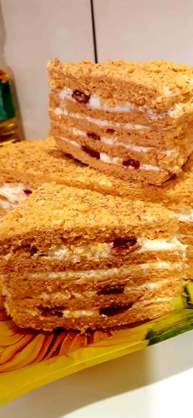 Ніжний та смачний торт на томатному соку: простенький рецепт від української господині (можна в піст)