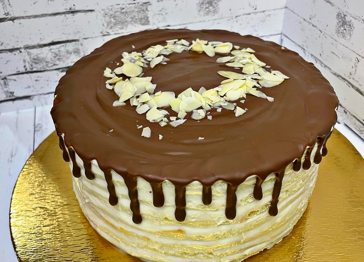 Торт "Молочна дівчинка" з пломбірним кремом: цей найніжніший тортик завжди "йде на ура"