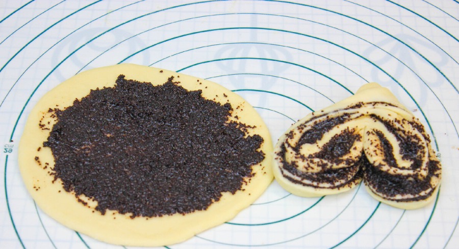 Найсмачніші повітряні плюшки з маком - здобні в міру солодкі та багато смачної макової начинки