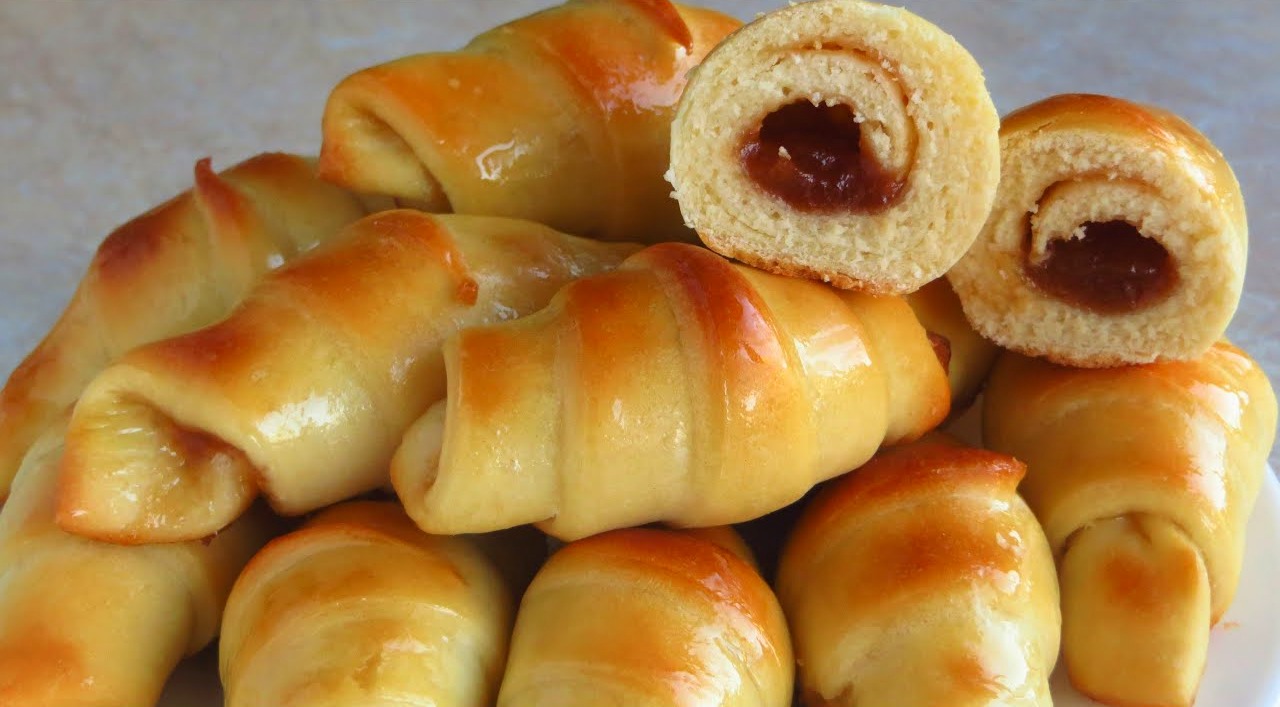 Пісні РОГАЛИКИ з яблучним повидлом - рецепт без яєць та молочних продуктів від української господині
